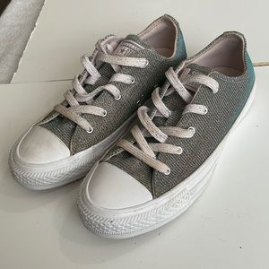 Iridescent converse Chuck Taylor low